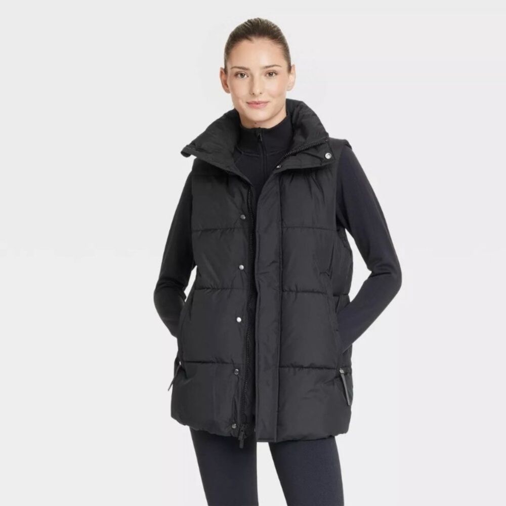 All in Motion Long Black Puffer Vest - M